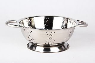 Дуршлаг 22см с ручками (нжс) (1/100)